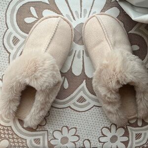 Off White/Pinkish Fuzzy Slippers